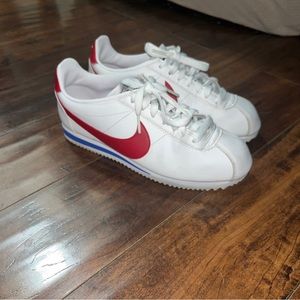 Nike White and Red Sneakers
